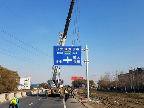 六安六安道路护栏网网片该如何进行正确的选购呢？